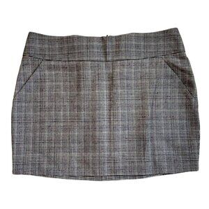 Plaid mini skirt back zip size small very cute! To the office or a party!